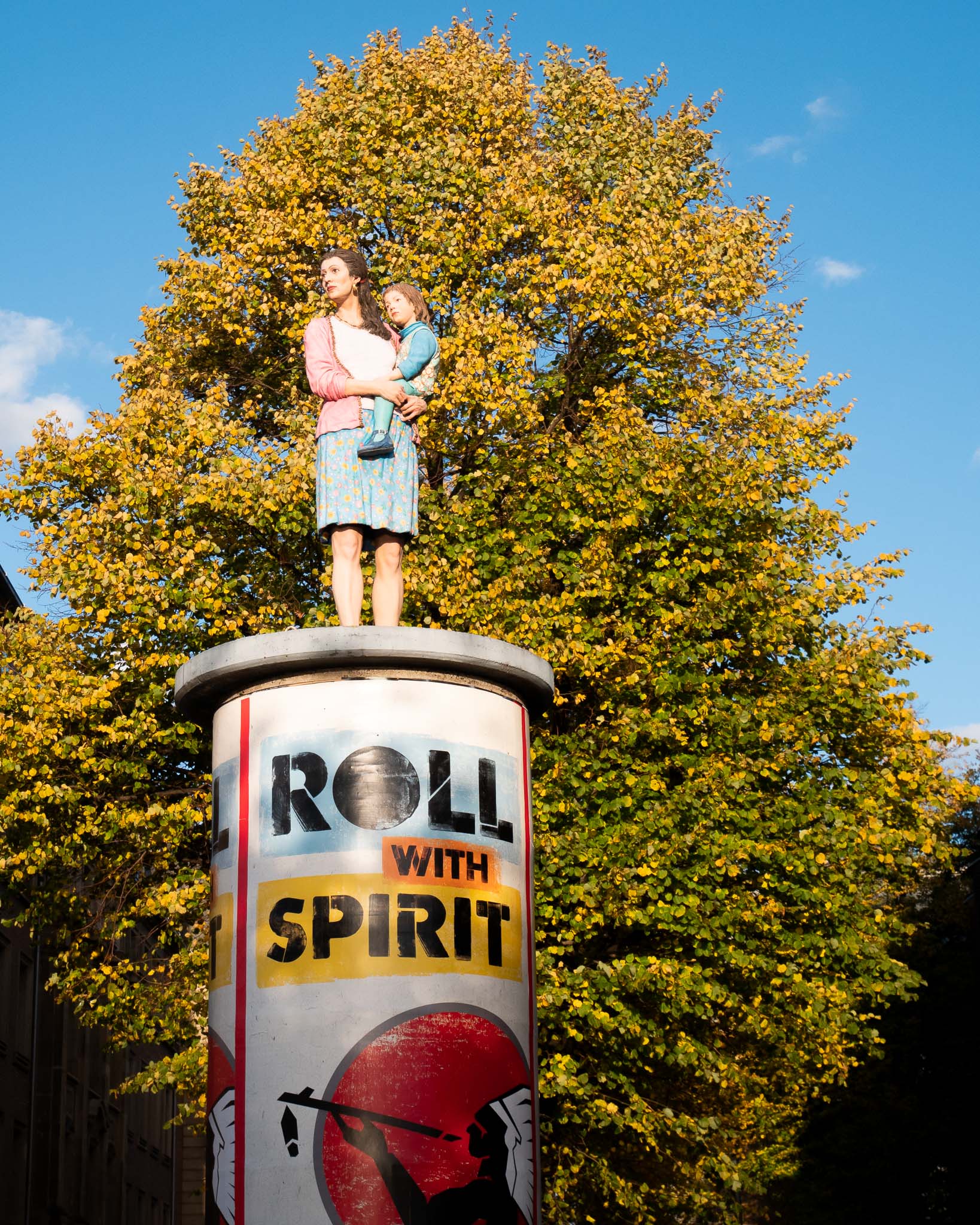 Düsseldorf  "Säulenheiligen" Skulptur